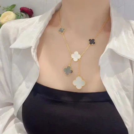 [Van Cleef Arpels]CLOVER 6 MOTIF MOP ONYX GOLD NECKLACE