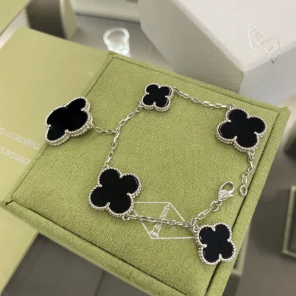 [Van Cleef Arpels]CLOVER 5 MOTIFS SIVLER ONYX BRACELET