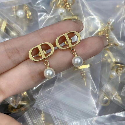 Dior earring with Pearl